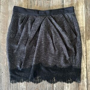 JESSICA SIMPSON BEAUTIFUL SKIRT WITH LAVE ON BOTTOM, SIZE 1/2